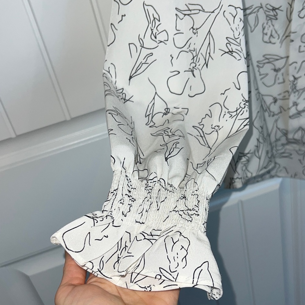 Vine & Love White Floral Blouse - Picture 5 of 9